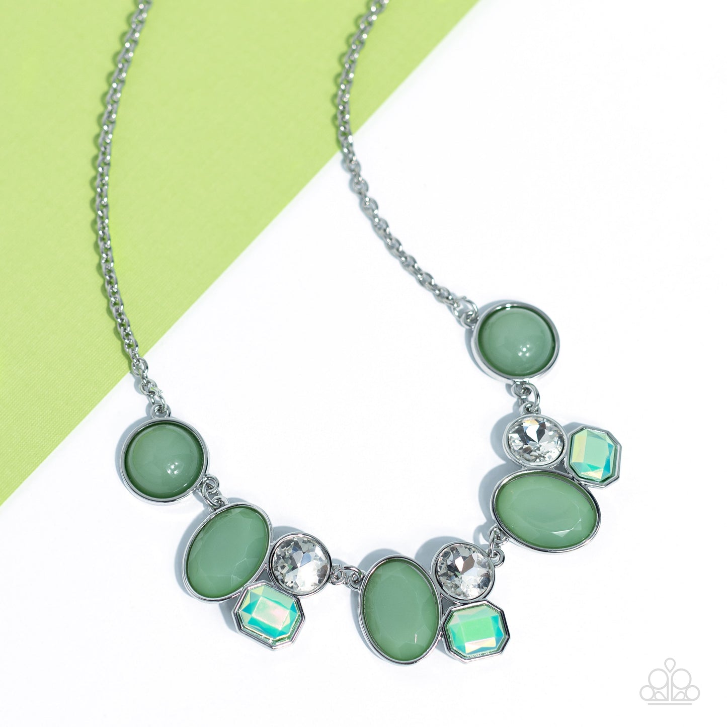 Fantasy World - Green Paparazzi Accessories