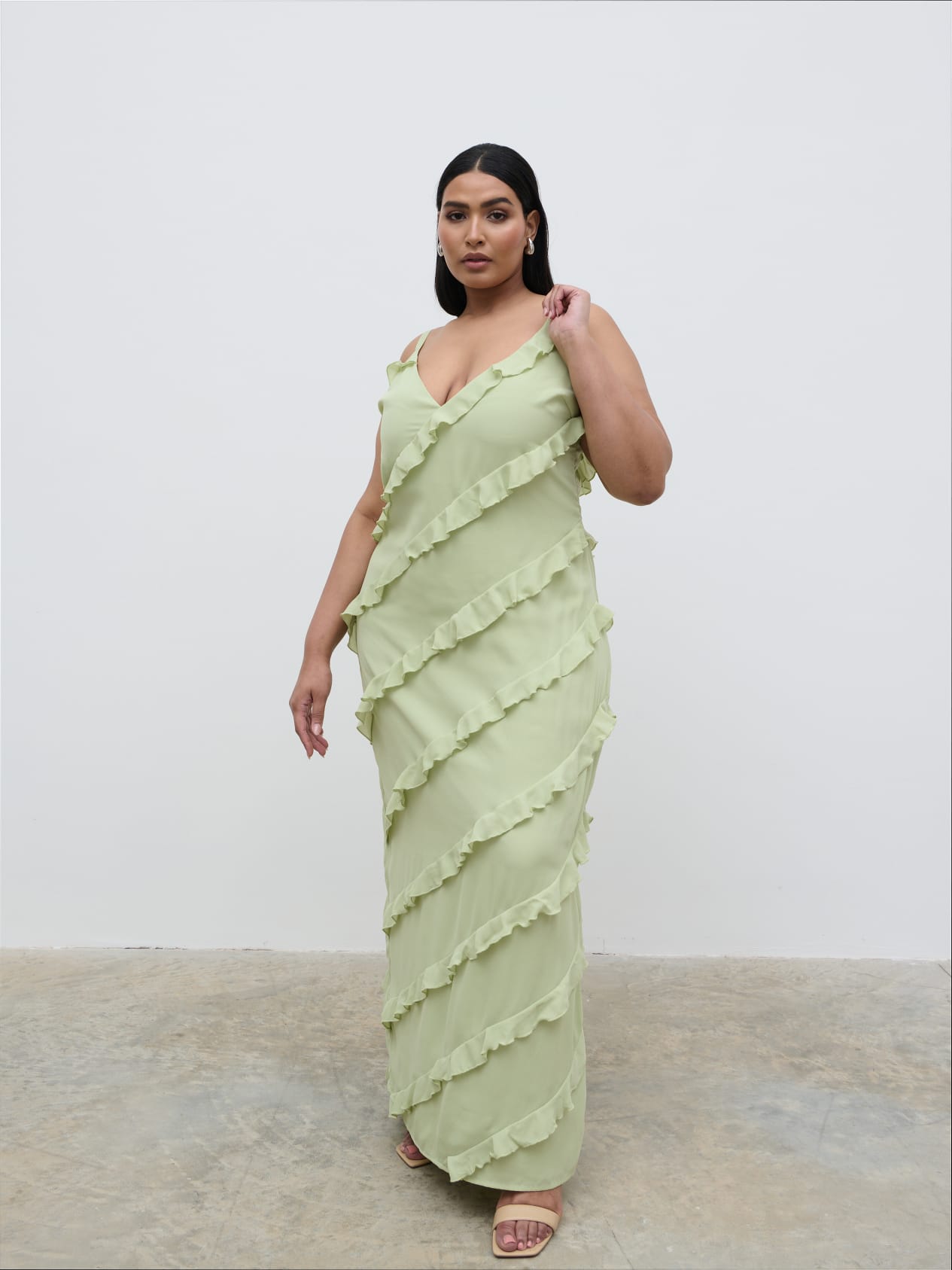 Nadine Ruffle Maxi Dress Curve - Pistachio