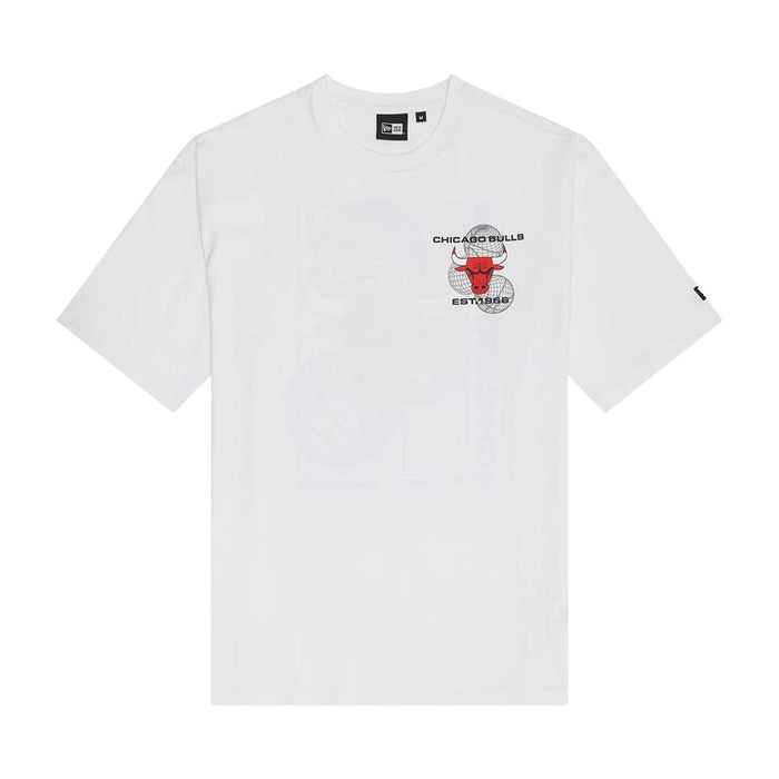 The Male model is wearing Chicago Bulls NBA Heritage Script White Oversized T-Shirt 2