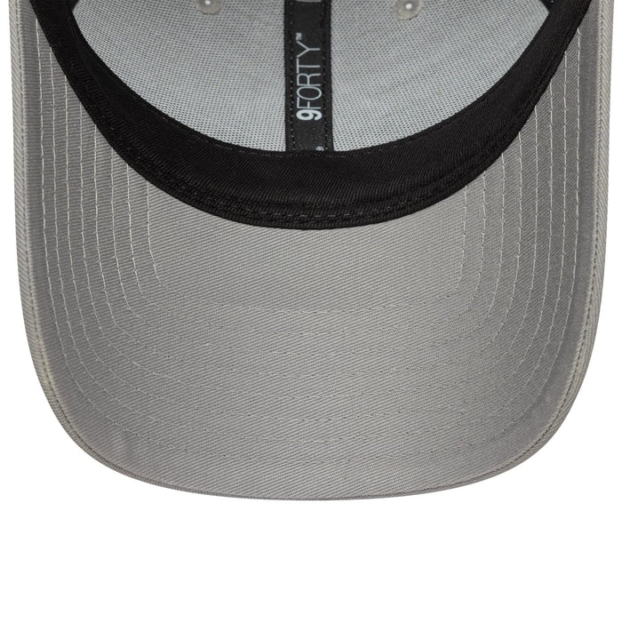 This is a New York Yankees MLB Outline Grey 9FORTY Adjustable Cap 5