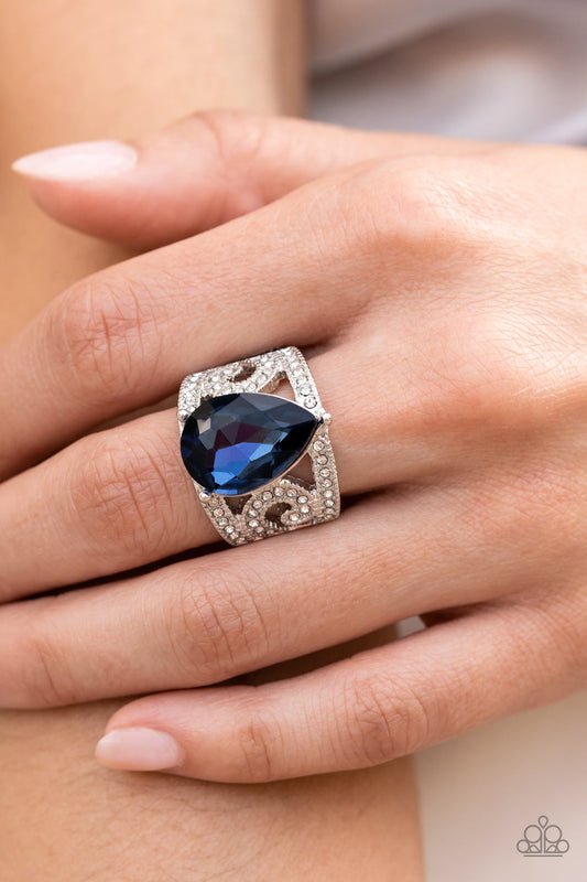 Kinda a Big Deal - Blue Paparazzi Accessories