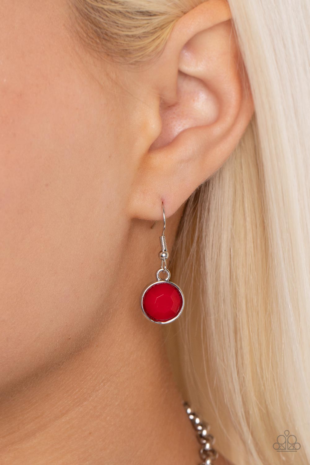 Delectable Daydream - Red Paparazzi Accessories