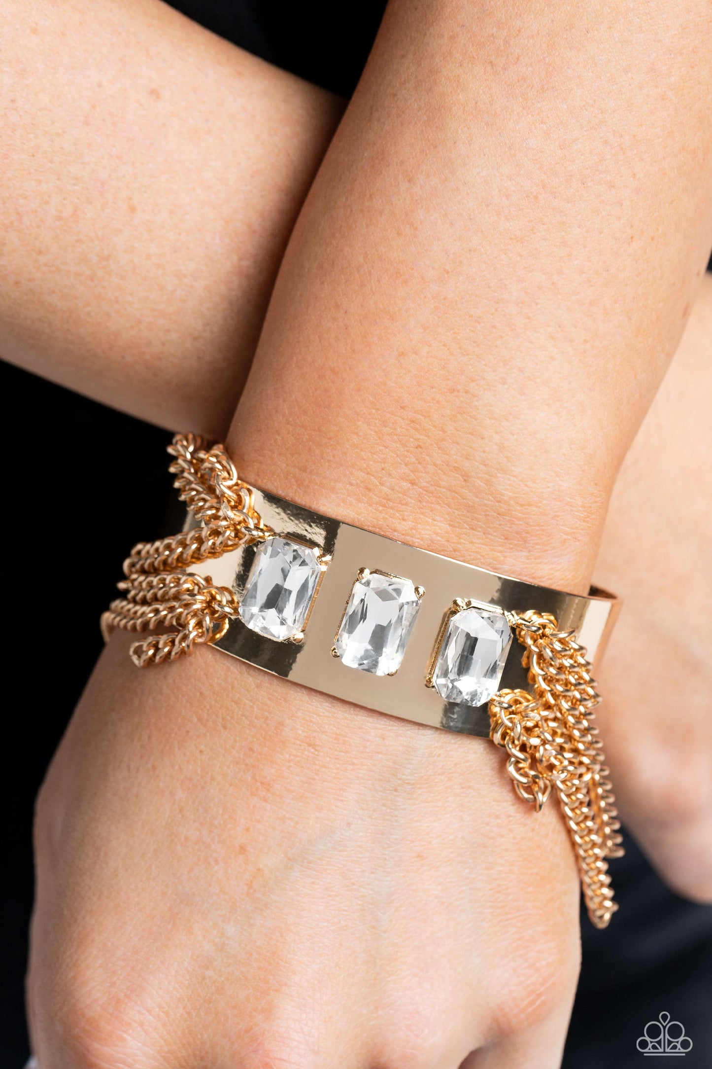 CHAIN Showers - Gold Paparazzi Accessories