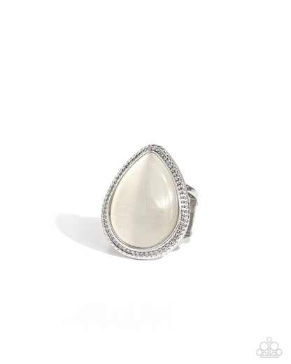 The Rain in MAINE - White Papatazzi Accessories