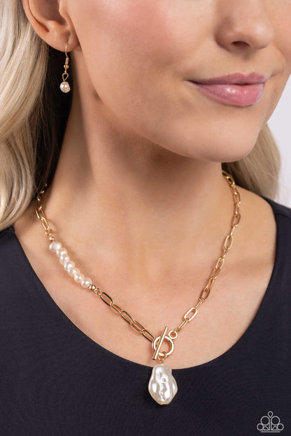 Courting Cosmopolitan - Gold Paparazzi Accessories