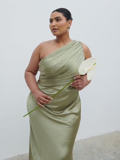 Juliet Ruched Maxi Bridesmaid Dress Curve - Matte Olive