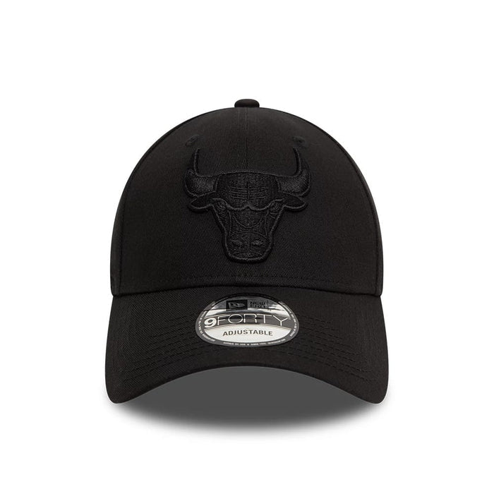 This is a Chicago Bulls NBA Essential Black 9FORTY Adjustable Cap 5