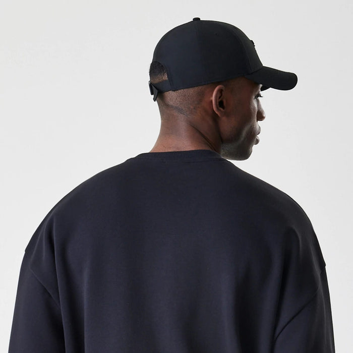 The Male model is wearing Chicago Bulls NBA Linear Black Crew Neck Sweater 7