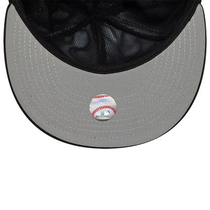This is a Chicago White Sox MLB Gore-Tex Black 59FIFTY Fitted Cap 2