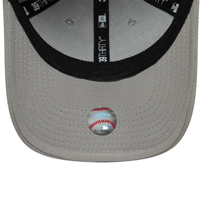 This is a Chicago White Sox MLB Grey 39THIRTY Stretch Fit Cap 7