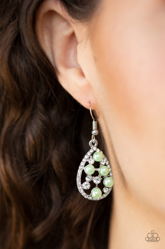 Fabulously Wealthy - Green PaparazziAccesspries