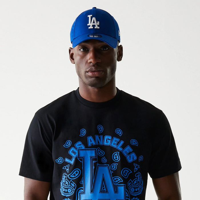 The Male model is wearing LA Dodgers MLB  Paisley Black Oversized T-Shirt 3
