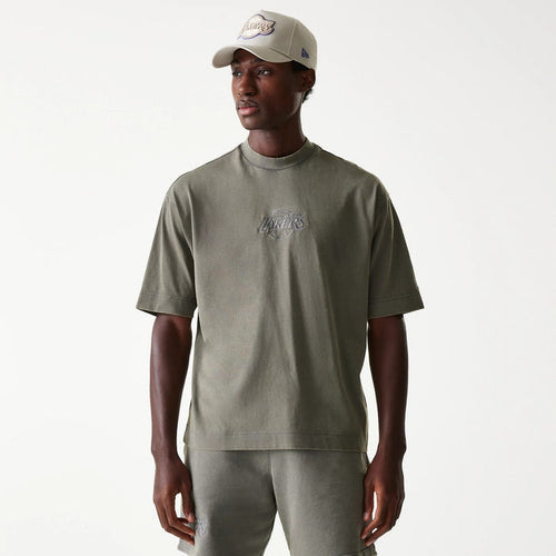 The Male model is wearing LA Lakers NBA Washed Grey Box T-Shirt 1