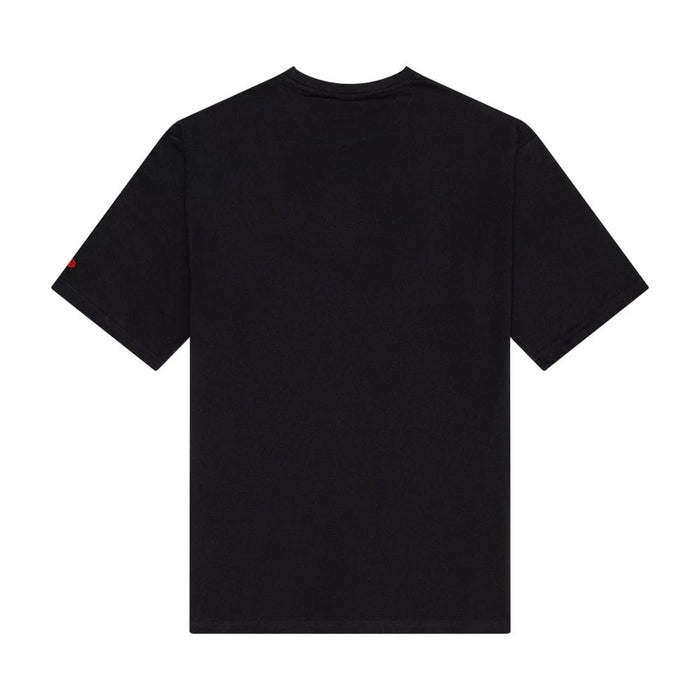 The Male model is wearing New Era Character Graphic Black Oversized T-Shirt 2