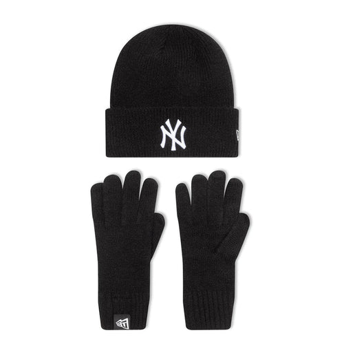 This is a New York Yankees MLB Black Beanie & Gloves Set 1
