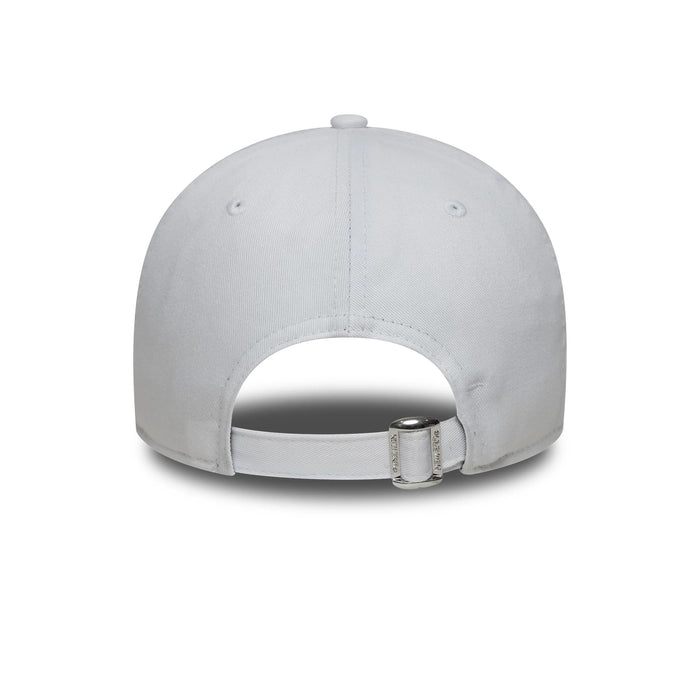 This is a New York Yankees MLB Outline White 9FORTY Adjustable Cap 4
