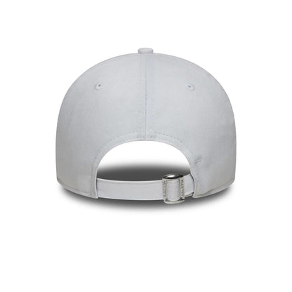 This is a New York Yankees MLB Outline White 9FORTY Adjustable Cap 4