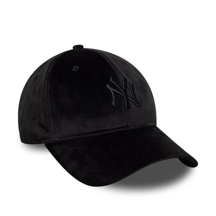 This is a New York Yankees MLB Velour Black 9TWENTY Bow Back Adjustable Cap 4