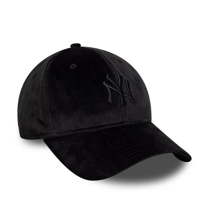This is a New York Yankees MLB Velour Black 9TWENTY Bow Back Adjustable Cap 4