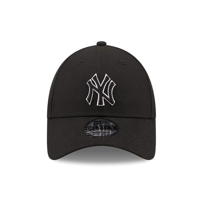 This is a New York Yankees Pop Outline Black 9FORTY Cap 2