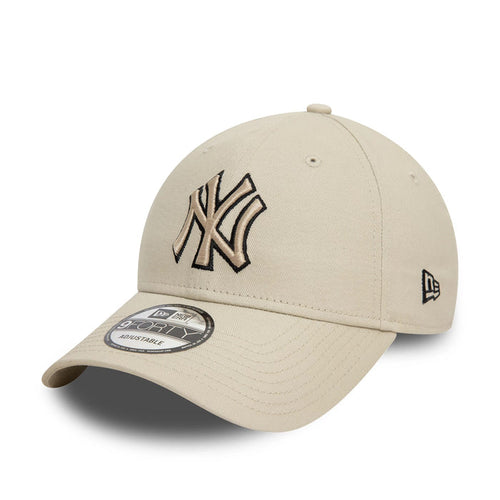 This is a New York Yankees Team Outline Cream 9FORTY Adjustable Cap 1