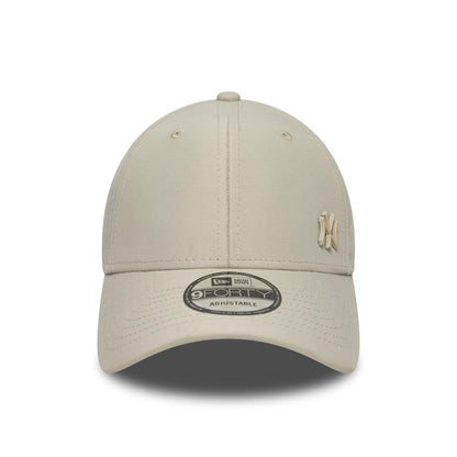 This is a New York Yankees Tonal Flawless Cream 9FORTY Adjustable Cap 2