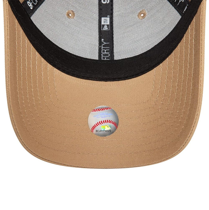 This is a New York Yankees Womens League Essential Beige 9FORTY Adjustable Cap 2