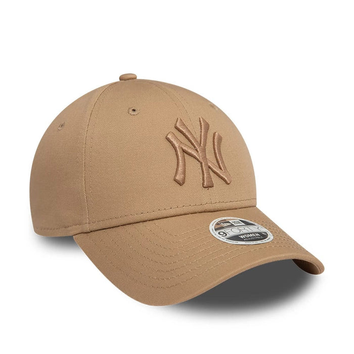 This is a New York Yankees Womens League Essential Beige 9FORTY Adjustable Cap 6