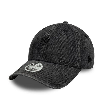 This is a New York Yankees Womens MLB Denim Black 9TWENTY Adjustable Cap 1