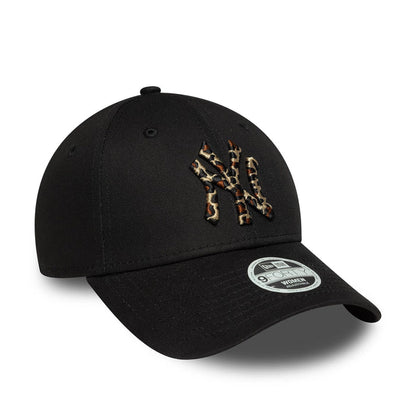 This is a New York Yankees Womens MLB Leopard Infill Black 9FORTY Adjustable Cap 3