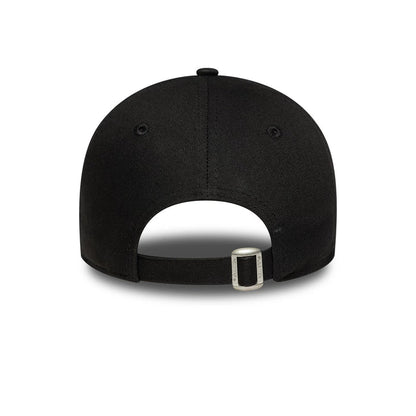 This is a New York Yankees Womens MLB Leopard Infill Black 9FORTY Adjustable Cap 4