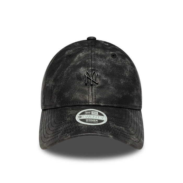 This is a New York Yankees Womens MLB Worn PU Black 9TWENTY Adjustable Cap 2