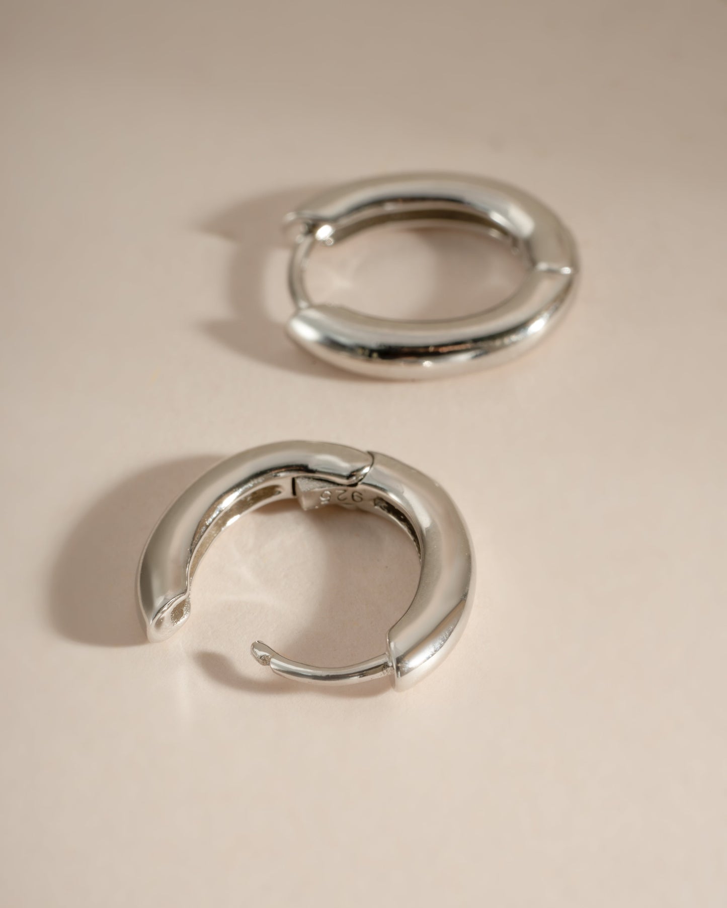 Oval Plain Huggies