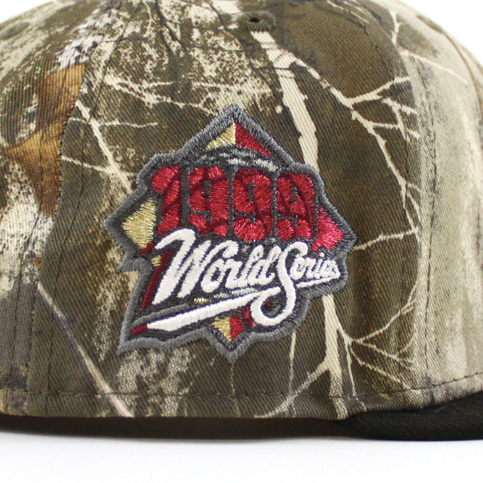 🚨PRE-ORDER🚨 New York Yankees 1999 World Series New Era 59Fifty Fitted Hat (Real Tree camo Black Green Under Brim)
