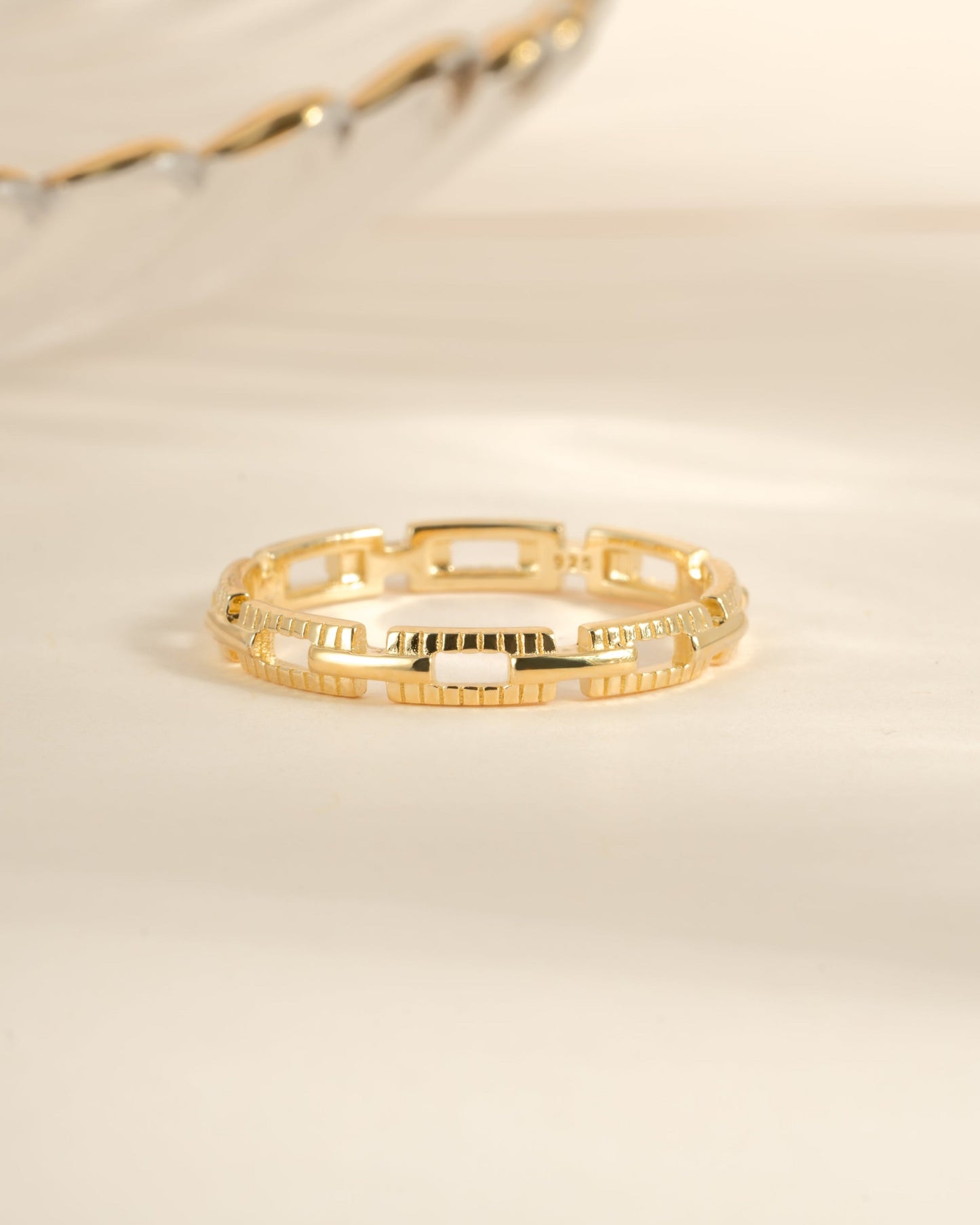 Square Link Ring