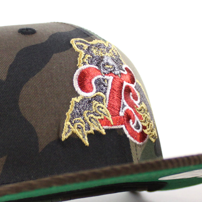 TENSMO TENNESSEE SMOKIES BEAR New Era 59Fifty Fitted Hat (WoodLand Camo Brown Green Under Brim)