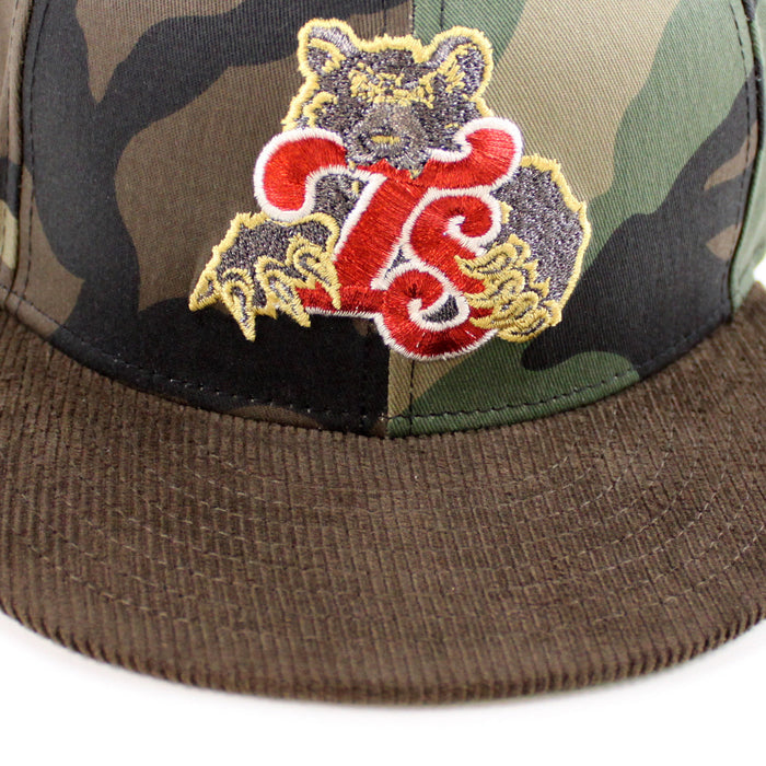 TENSMO TENNESSEE SMOKIES BEAR New Era 59Fifty Fitted Hat (WoodLand Camo Brown Green Under Brim)